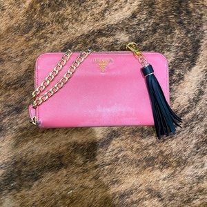 🍬Prada Pink Saffiano Crossbody Wallet🍬